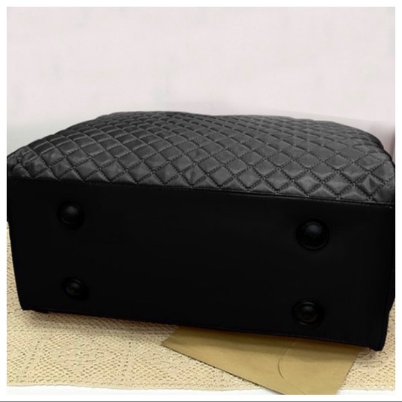 #47 The Perfect Quilted Travel Bag! - Picture 4 of 7